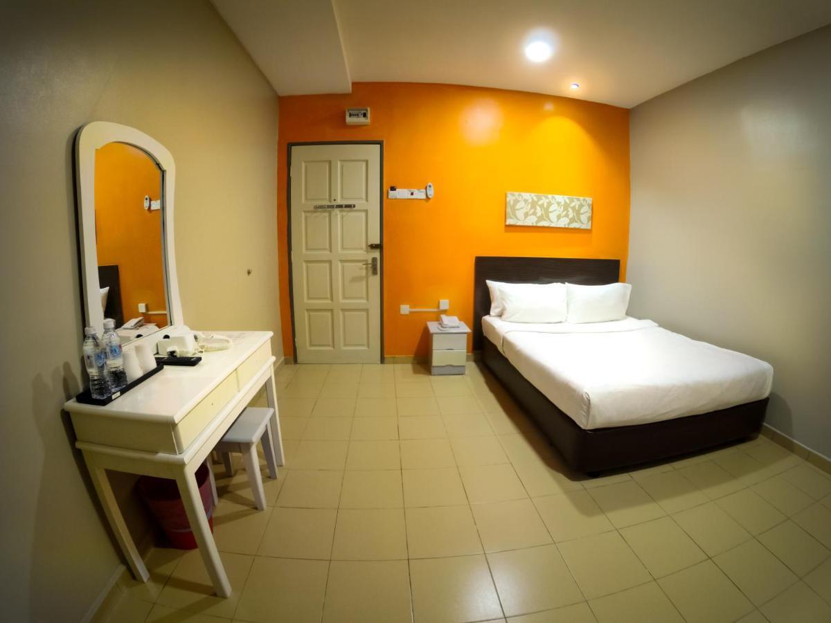 Jv Hotel @ Bandar Tasek Mutiara Simpang Ampat  Kültér fotó