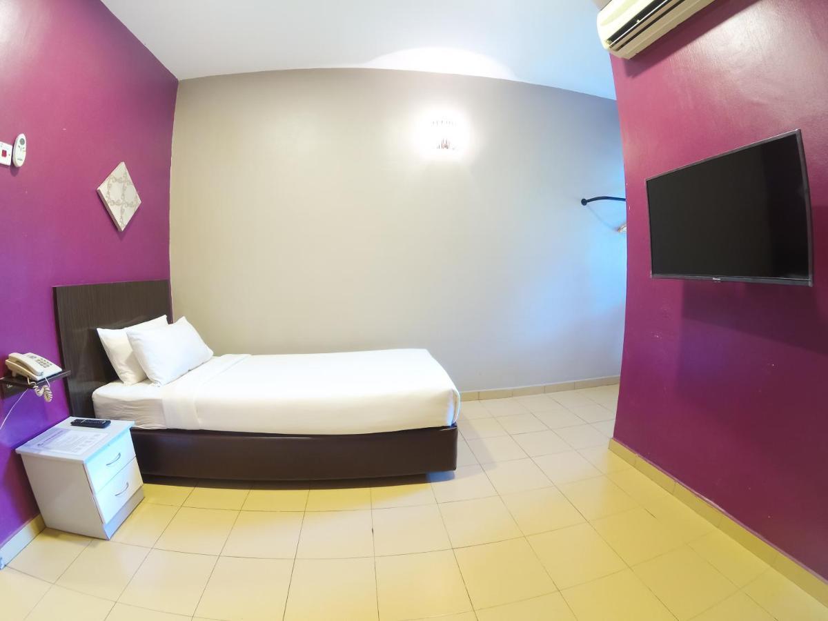 Jv Hotel @ Bandar Tasek Mutiara Simpang Ampat  Kültér fotó